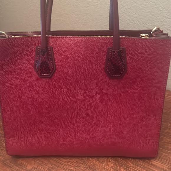 Michael Michael Kors Mercer Large Pebbled and Embossed Leather Accordion Tote - Picture 7 of 16